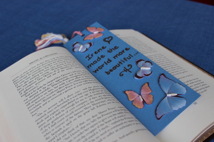 Close of of the finished memorial bookmark