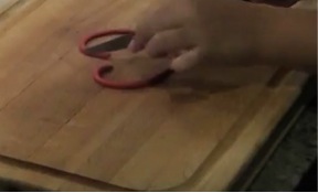 Demonstrating how to cut the joining corners