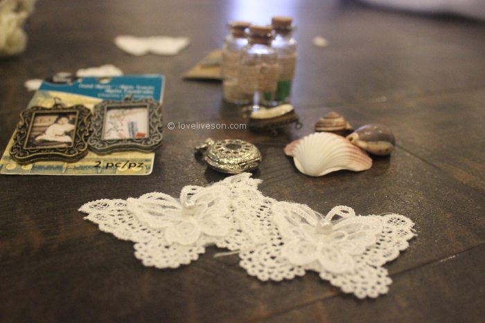 Memory Wreath: Adding Keepsakes