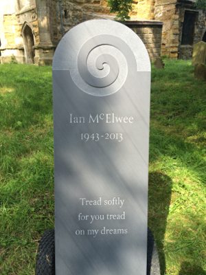 Headstone Design in Slate with Circular Carving