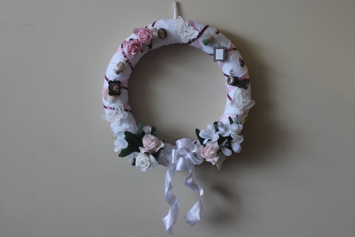 Memorial wreath, graveside wreath, benefit wreath, in memory of wreath, retailer keepsake wreath